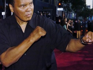 Məşhur boksçunun adı hava limanına verilir