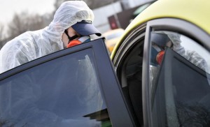 “QR-kod”u oxunmayan qadını döyüb taksidən atdı - VİDEO