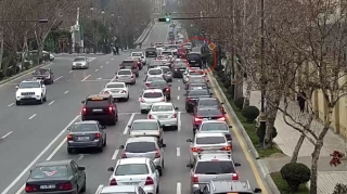 Mərkəzi küçədəki qəza sıxlığa səbəb oldu  - FOTO