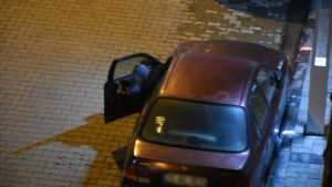 Avtomobildən oğurluq edən şəxs kameraya düşdü – VİDEO