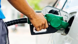 Bakıda sürücü saxta pulla  yanacaq doldurmaq istədi