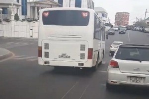 Bakı polisi sərnişinin avtobusda silahla hərəkət etdiyi iddiasına aydınlıq gətirib - FOTO