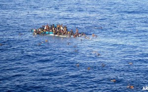 Miqrantları daşıyan qayıq batdı: 12 ölü