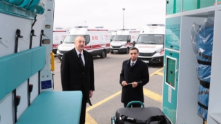 Президент Ильхам Алиев ознакомился с закупленными современными автомобилями скорой помощи - ОБНОВЛЕНО + ФОТО 