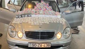 Avtomobildən 67 ədəd mobil telefon, külli miqdarda dərman preparatı aşkarlanıb - FOTO