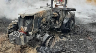 Ağsuda traktor yandı 