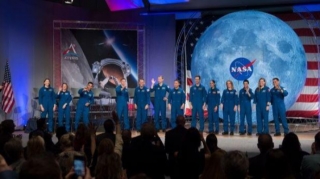 NASA Aya gedəcək heyəti açıqladı