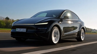 "Tesla"nın həll edə bilmədiyi problem: Bu dəfə bir etiket çatışmır 