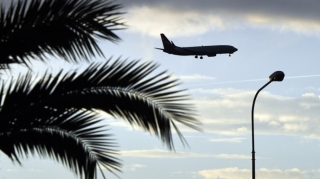 ABŞ-da göyərtəsində 10 nəfər olan təyyarə okeana düşüb 