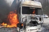 Yük maşını avtobusula toqquşdu: 10 ölü, 22 yaralı