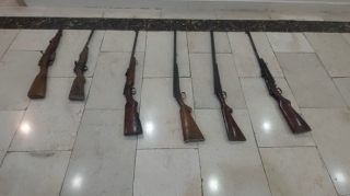 Qazaxda vətəndaşlar qanunsuz saxlanılan ov silahlarını polisə könüllü təhvil verib  - FOTO