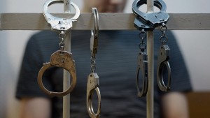 Sabiq direktorla birgə təqsirləndirilən şəxs məhkəmə zalından azadlığa buraxılıb