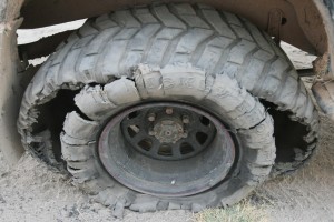 Bərdədə "Kamaz"ın təkəri partladı: bir nəfər xəsarət alıb