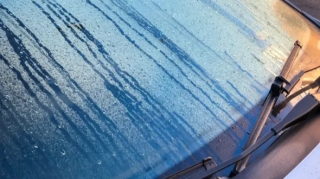 Niyə ön şüşələrdə qara nöqtələr olur? - Az adamın bildiyi gizli XÜSUSİYYƏT 