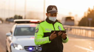 Дорожная полиция Азербайджана предупредила водителей о мошенниках из США  - ФОТО