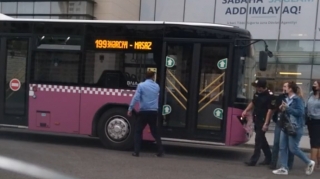 Avtobus sürücüsü uşağın həyatını xilas edib - Xırdalanda  - VİDEO