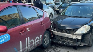 Bakıda iki avtomobil toqquşub 