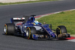 “Sauber C36-Ferrari”nin trasda ilk dövrələri – VİDEO