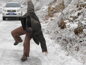 Qarlı hava ilə əlaqədar təcili yardıma daxil olan müraciətlərin sayı açıqlandı