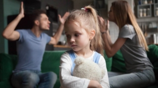 Gənclər buna görə valideyn olmaq istəmirlər - Psixoloq 