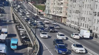 На каких улицах Баку 31 марта наблюдаются транспортные заторы? 