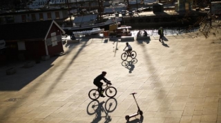 Daha bir ölkədə karantin rejimi ləğv edildi 