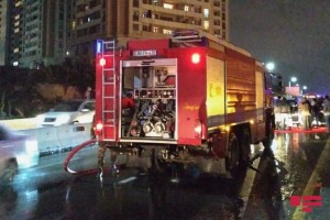 Bakıda maşın yanıb - VİDEO