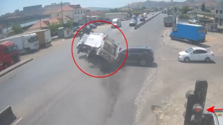 Zibil daşıyan maşın qırmızıda keçdi; görün nələr baş verdi - VİDEO 