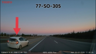 Geriyə dönənlərin zolağına girən sürücü düzünə sürüb qaydaları pozdu - VİDEO