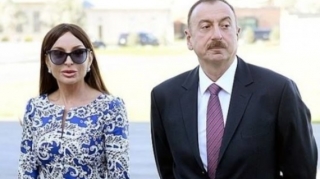 Prezident və xanımının Lahıcda sakinlərlə söhbəti - VİDEO 