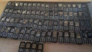 Avtomobildən külli miqdarda mobil telefon aşkarlandı - FOTO