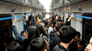 Qatarlar azaldı, sıxlıq artdı   - FOTO