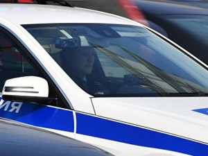 Sürücüdən maraqlı qisas: Qumu yol polisi avtomobilinin üzərinə tökdü - VİDEO