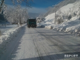 Bağlanan yollarda avtomobillərin hərəkəti bərpa olundu – FOTO