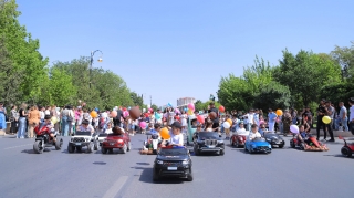 Naxçıvanda uşaqların yürüşü keçirilib - FOTO 