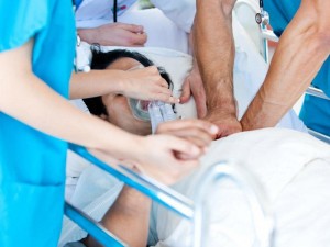 Əri tərəfindən döyülən gənc qadın xəstəxanada ölüb - Bakıda