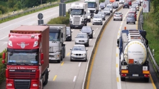 Azərbaycanda avtomobil nəqliyyatı ilə yük və sərnişin daşımaları azalıb