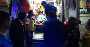 Hakim partiyanın yerli rəhbərinin avtomobili atəşə tutuldu - 1 ölü, 1 yaralı