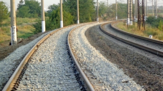 On bir ayda dəmir yolu ilə 2,4 milyon sərnişin daşınıb