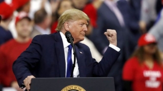 Tramp prezident seçkilərində böyük fərqlə qələbə qazandığını elan etdi 