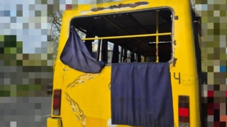 Mikroavtobus dronla vuruldu - Ölənlər və xəsarət alanlar var 