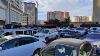 Bakının mərkəzində uzun tıxac  - VİDEO