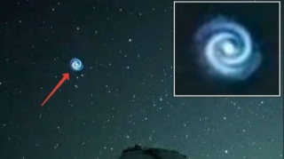Səmada qalaktikaya bənzəyən sirli mavi spiralın heyrətamiz görüntüsü - VİDEO 