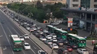 На каких улицах Баку 5 июня наблюдаются транспортные заторы? 