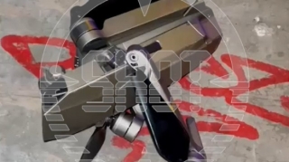 Moskvada "BMW"  uçan dronu vurdu - VİDEO 