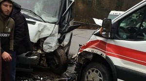 Ambulans mikroavtobusla toqquşdu: 7 nəfər xəsarət alıb - FOTO