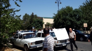 Biləsuvarda üç avtomobil toqquşub