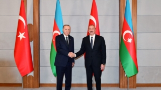 Ərdoğan Zəfər Günü münasibətilə İlham Əliyevi təbrik edib