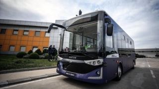 Türkiyənin pilotsuz avtobusu İsveçdə ilk iş günündə qəzaya düşdü 
