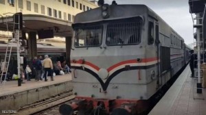 Nəzarətçi sərnişinləri qatardan atdı - biri öldü, biri də ayaqlarını itirdi